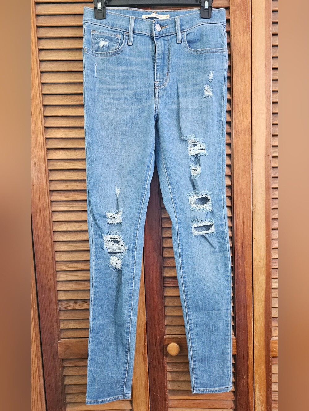 Levi’s 720 High Rise Distressed Super Skinny Jeans Light Wash Size 28x30